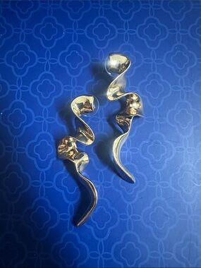 Gold Wavy Sculptural Drop Earrings - Women Jewelry Earrings